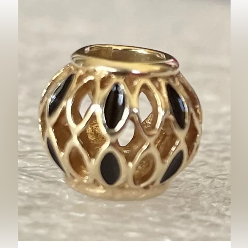 Authentic Pandora 14K Gold Royal Victorian Openworks Black Enamel Charm - Picture 3 of 6